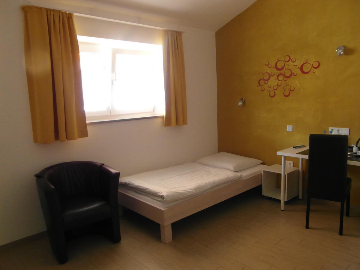 Hotel Am Donaubogen Sarching Exterior foto