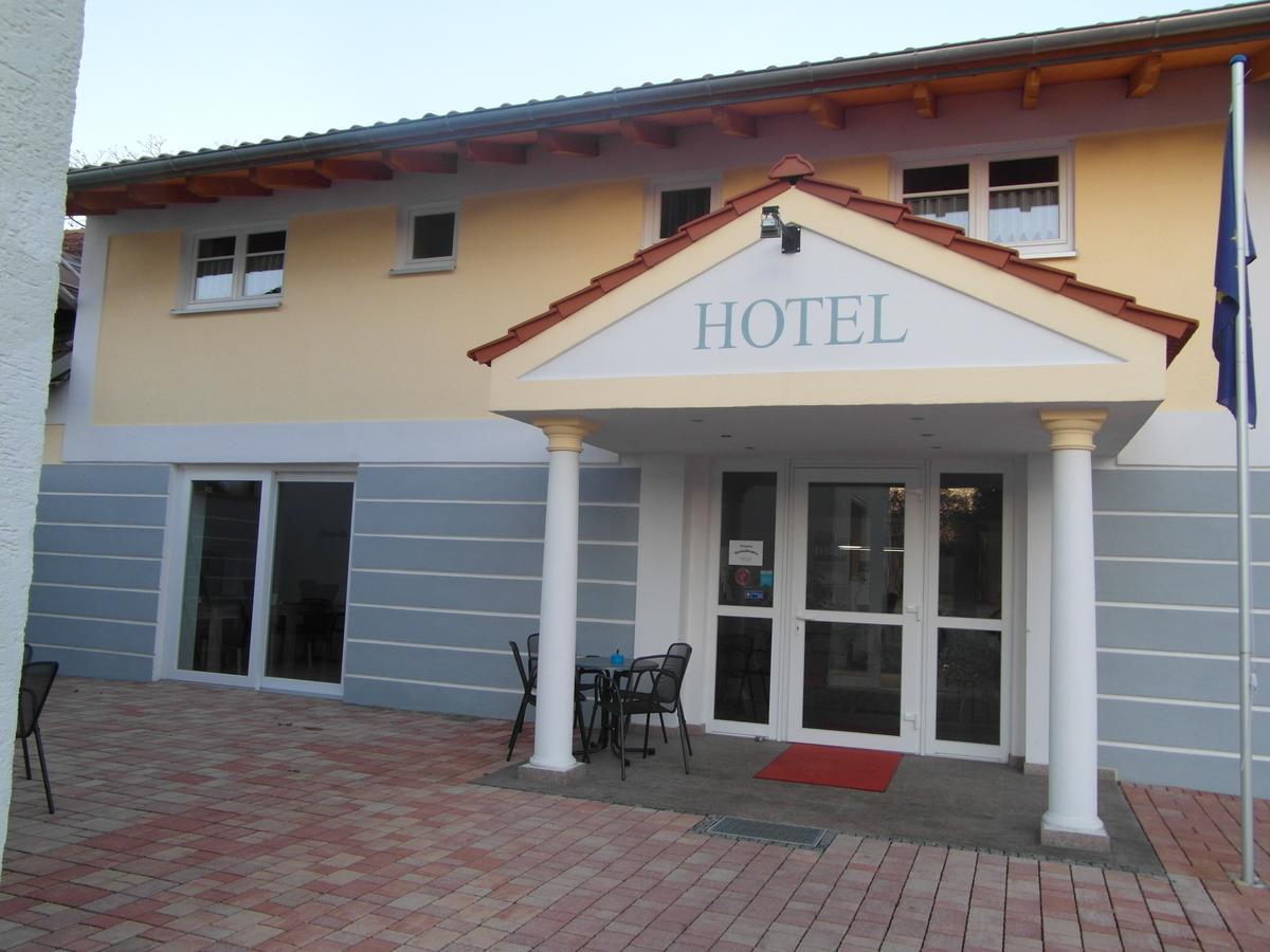 Hotel Am Donaubogen Sarching Exterior foto
